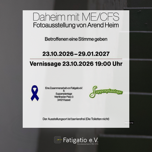 Flyer zur Wanderausstellung "Daheim mit ME/CFS" in Kassel